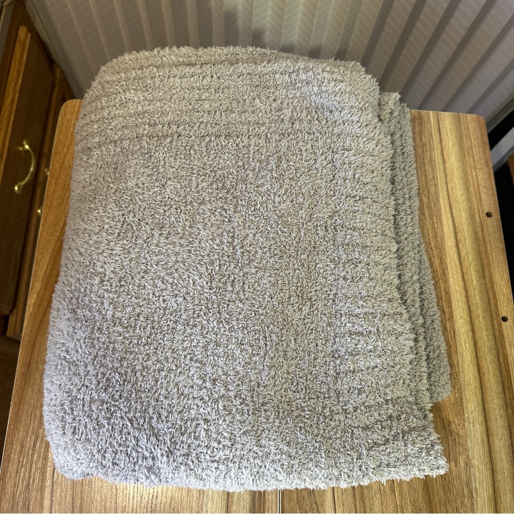 Barefoot Dreams Cozy Chic Blanket Throw super soft Grey - Picture 3 of 6